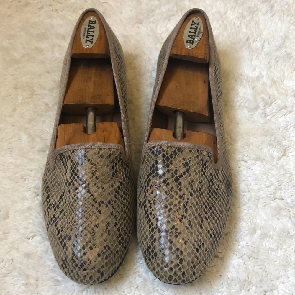 SOLD- H&M Snake Print Flats, EURO sz 40 / US Size 9